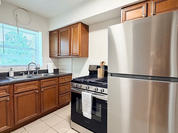 4th image of 5868 Robert Ave #H