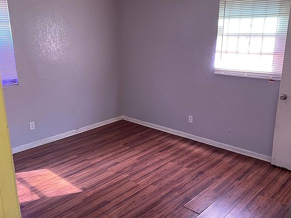 4th image of 2723 Martha St