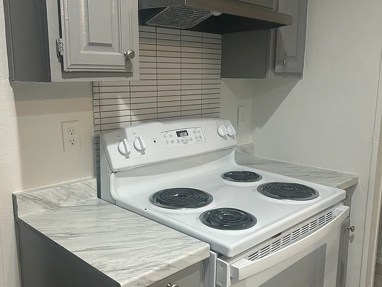8832 Saint Thomas Cir — Photo 13