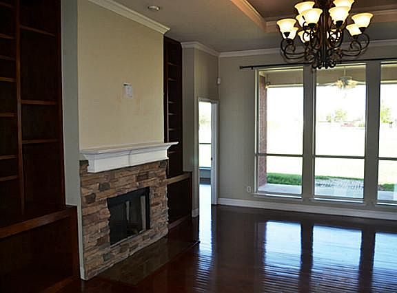 5th image of 2009 Highland Springs Dr