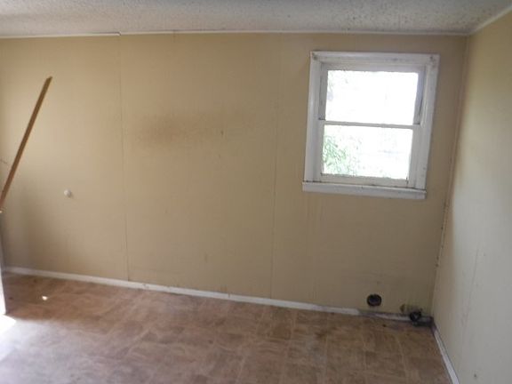4th image of 55 Acorn Dr
