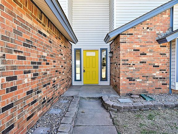 4th image of 316 E Olympic Dr