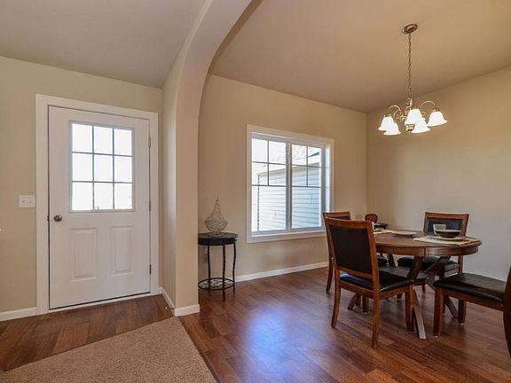 4th image of 275 Cumberland Ave NE