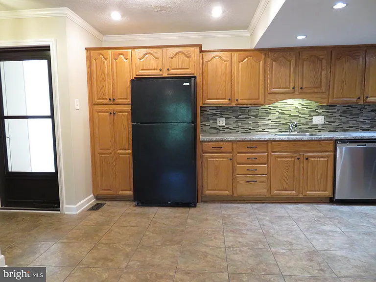 126 Berwick Pl #23B — Photo 5