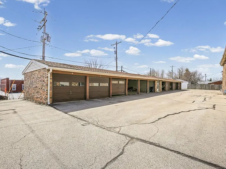 309-311 Robinhood Ln — Photo 34