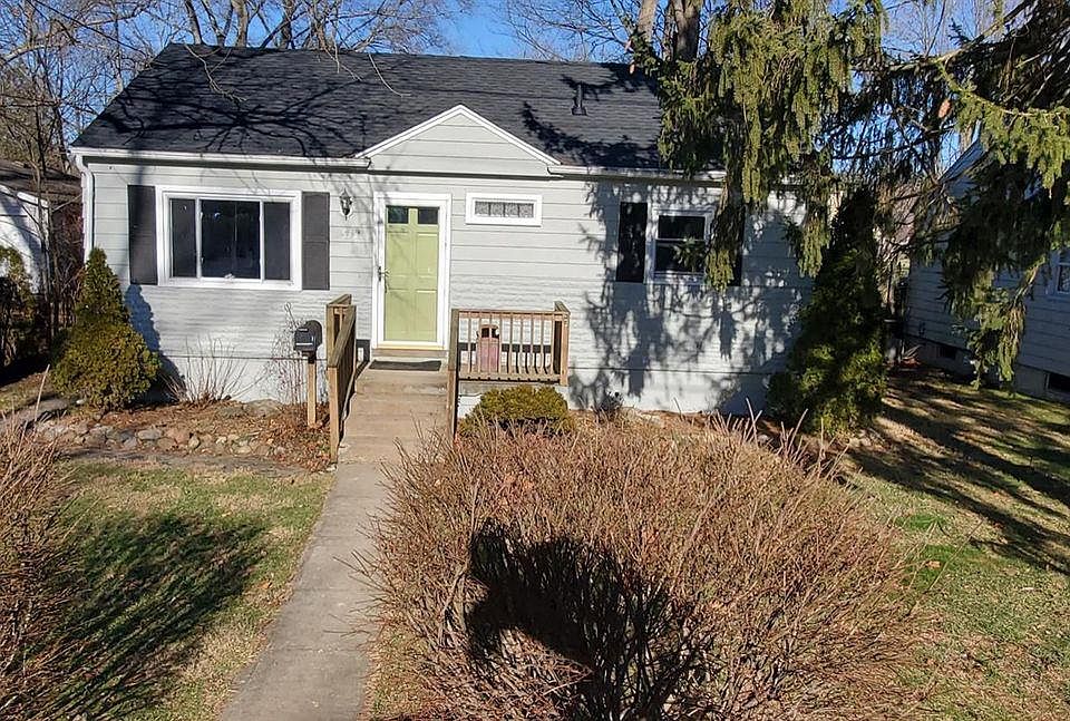 1st image of 532 Hudson Ave