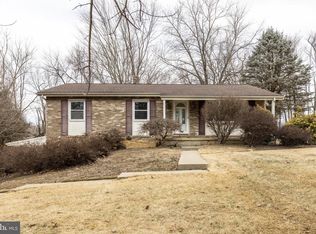371 Garman Dr, Chambersburg, PA 17202