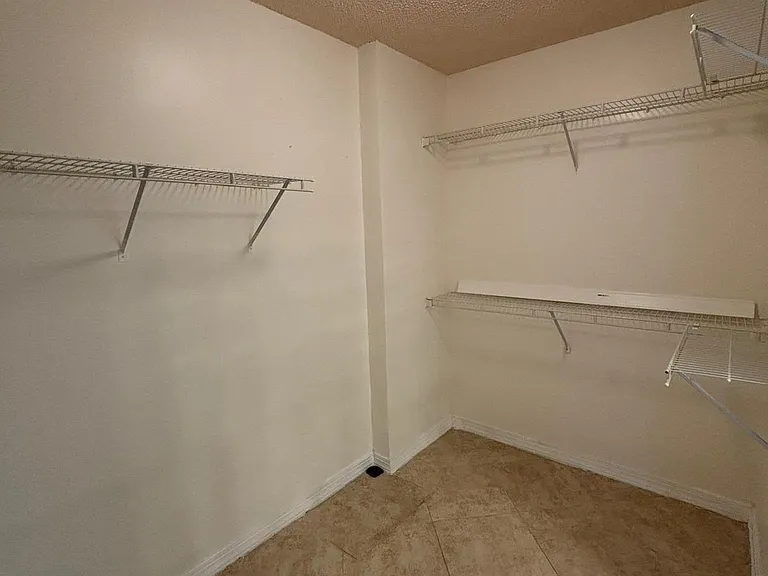 7866 Trent Dr — Photo 10