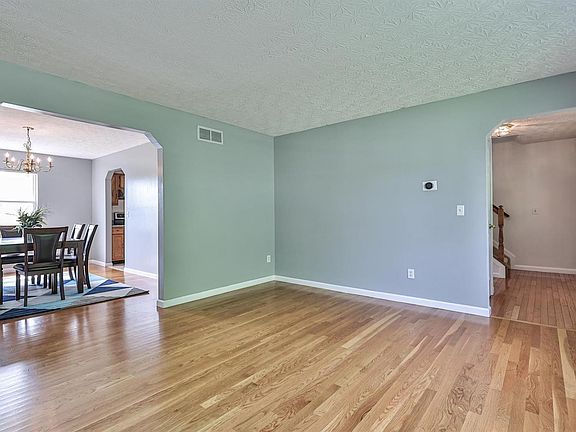 5th image of 7350 Glenn Farms Dr