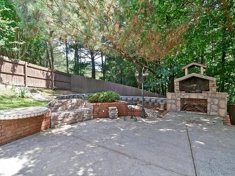 542 Parkstone Ln — Photo 27