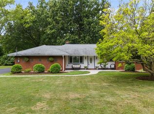 2130 Country Club Dr, Wickliffe, OH 44092