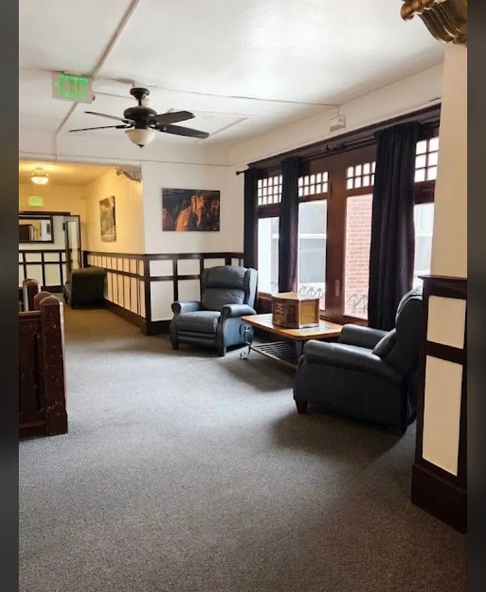 Newhouse Hotel — Photo 3