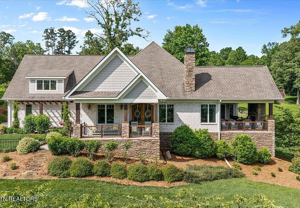 1st image of 212 Lake Crest Dr