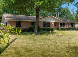 207 Crescent Dr, Longview, TX 75602