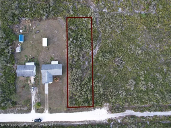 2724 Hacienda Dr, Lorida, FL 33857