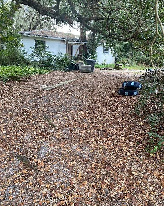 1st image of 725 Hickory Hammock Rd