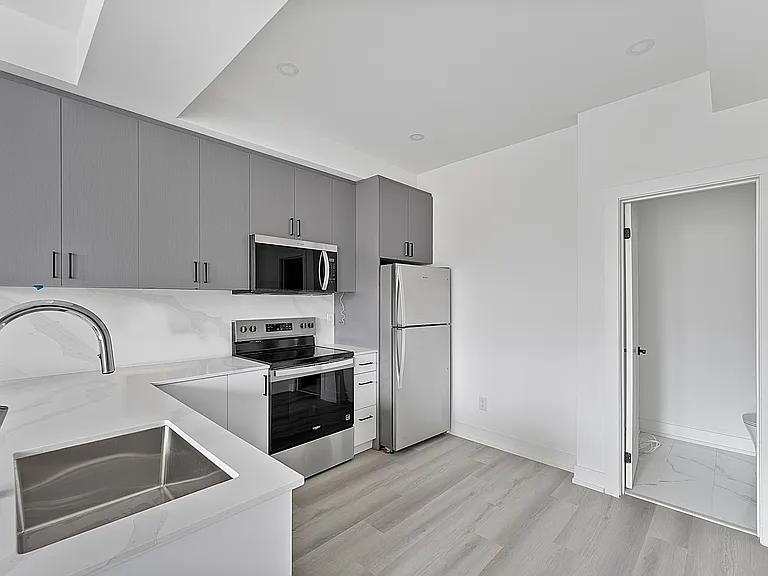 587 Oakwood Ave — Photo 54