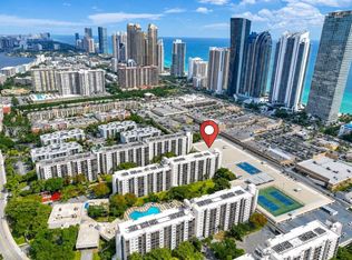 Plaza Of The Americas, Sunny Isles Beach, FL 33160