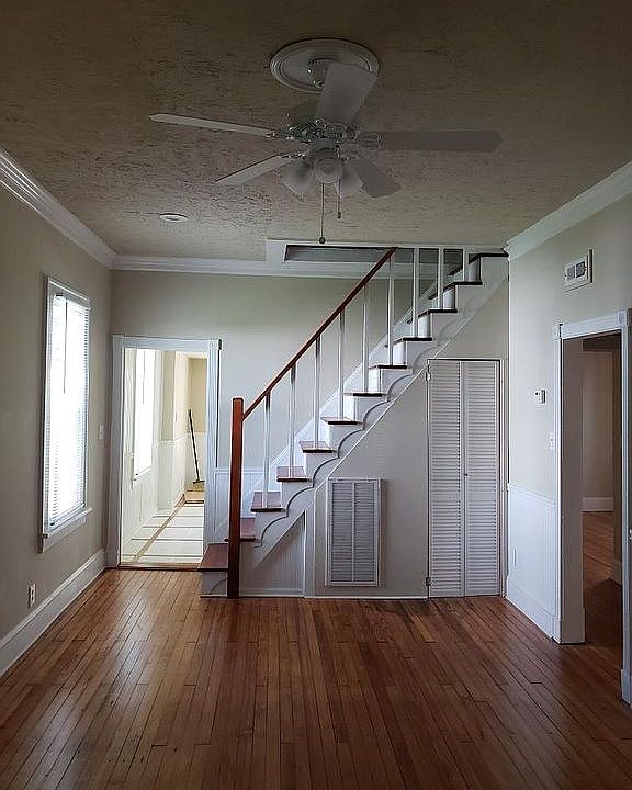 1st image of 13 E Sherwood Ave