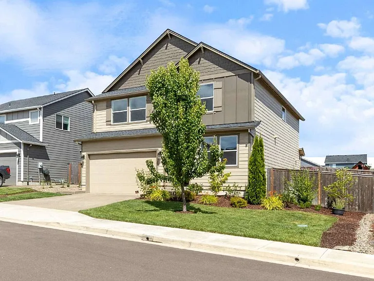 1722 N Kalapuya Pl — Photo 2