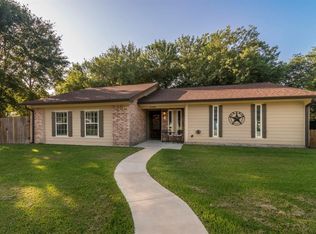 1120 N Bristol Ct, League City, TX 77573