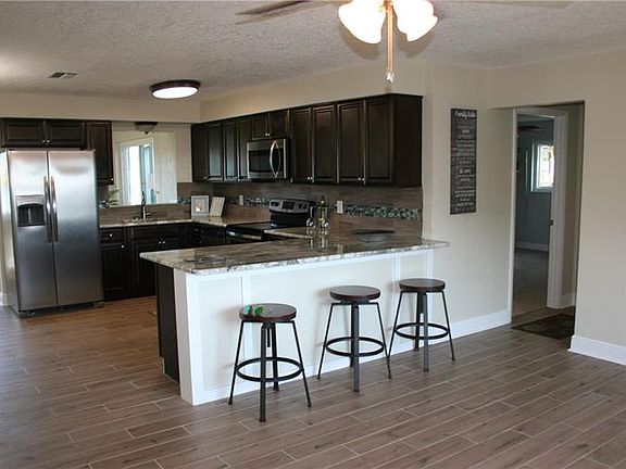 4th image of 10809 Village Green Ave