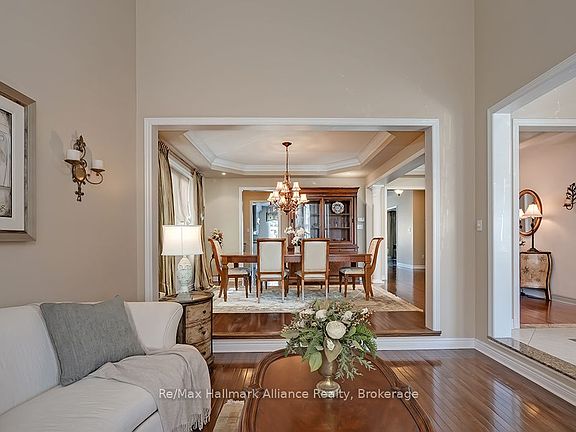 5th image of 1510 Craigleith Rd