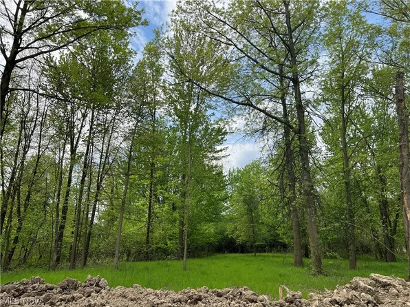 2663 Rocky Ridge Dr, Westlake, OH 44145