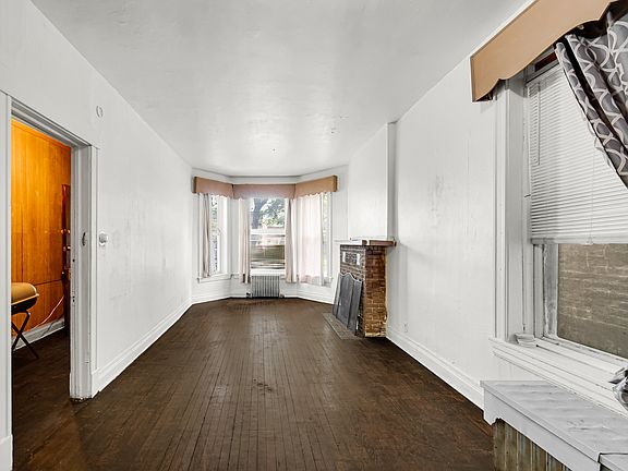 5th image of 4019 W Arthington St