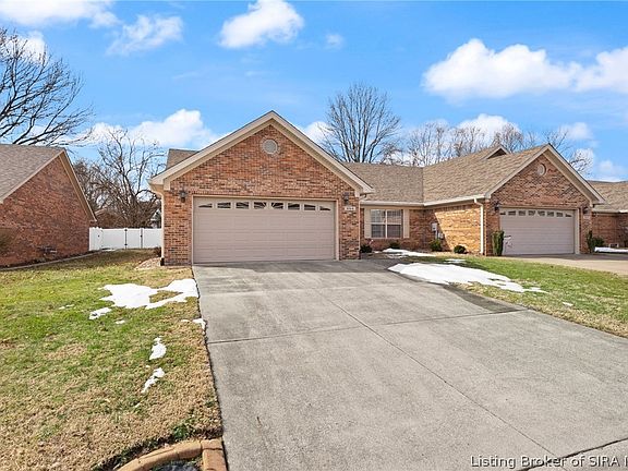 3rd image of 1014 Equestrian Drive