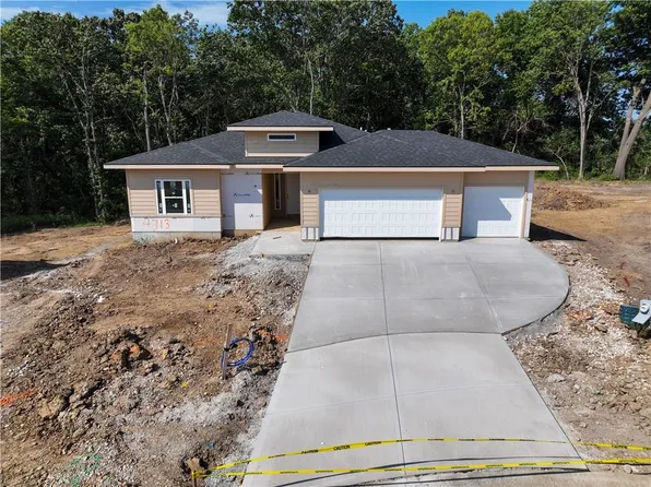 4713 S 22nd St, Leavenworth, KS 66048