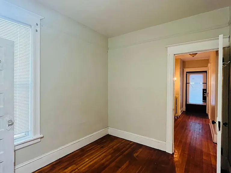 11 Barclay — Photo 10