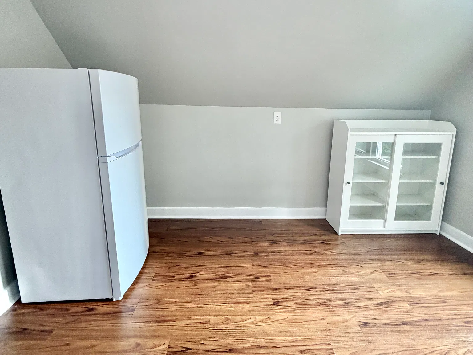 2 bed, $1,600 — Photo 2