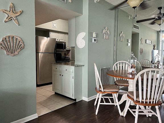 3rd image of 220 Seaview Ct APT 312