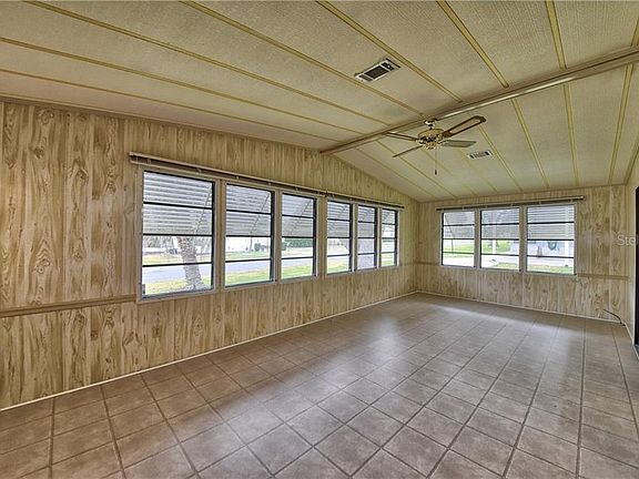 5th image of 1608 Lauren Ln