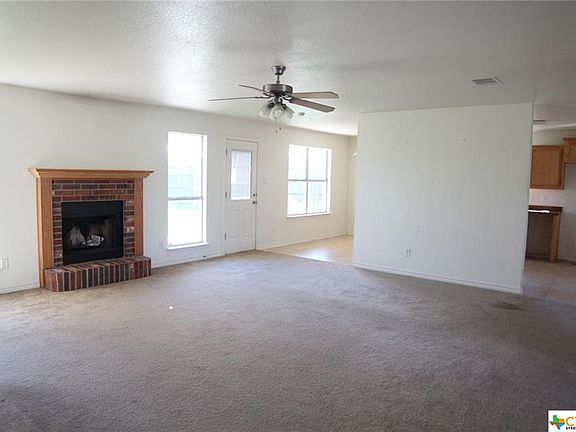 3rd image of 410 Aries Ave