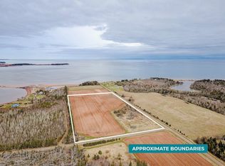 32 Long Wharf Rd, Saint George's Parish, PE C0A 1G0