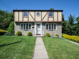 190 Connie Dr, Pittsburgh, PA 15214