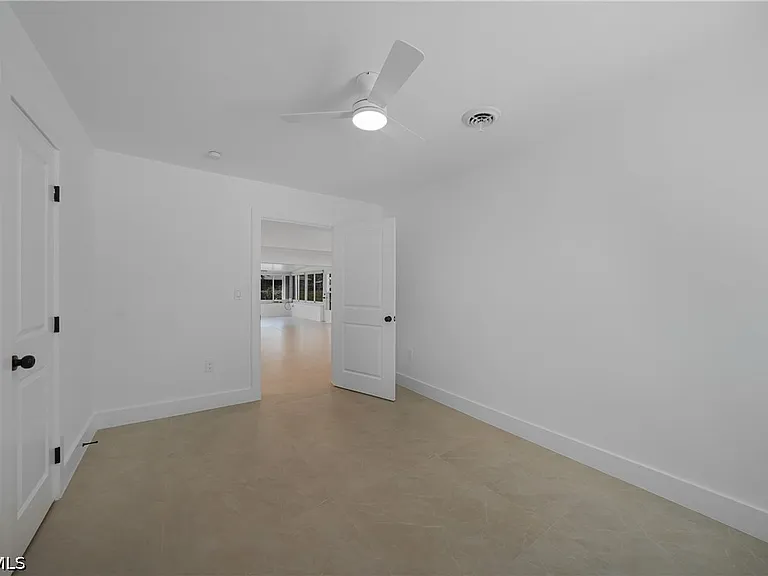 27381 Voyageur Dr — Photo 23