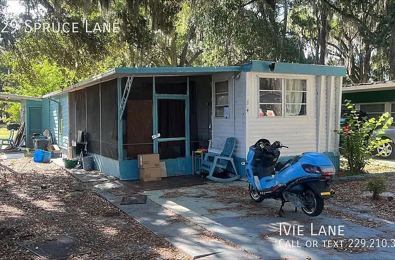 2229 Spruce Ln — Photo 18