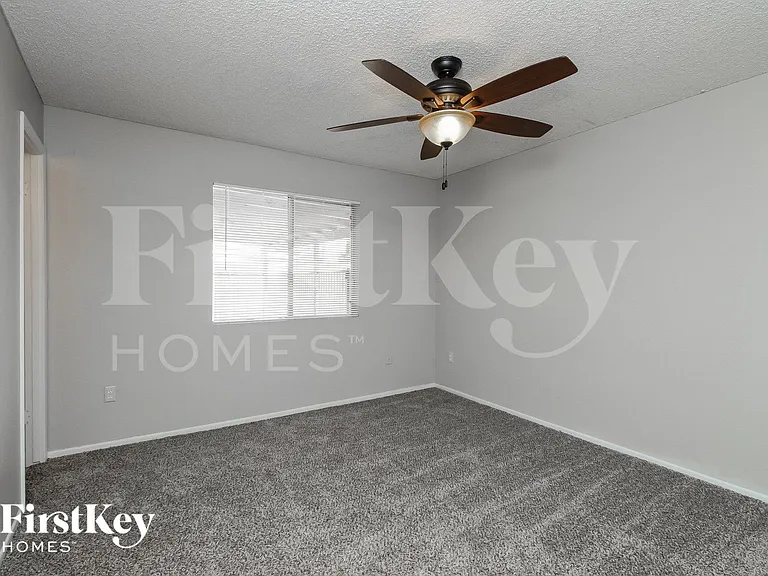 5909 S Palm Dr — Photo 8