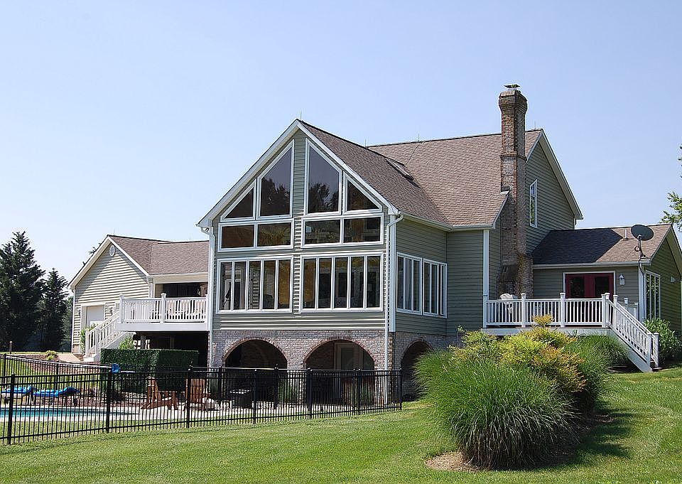 1st image of 200 Ashley Dr