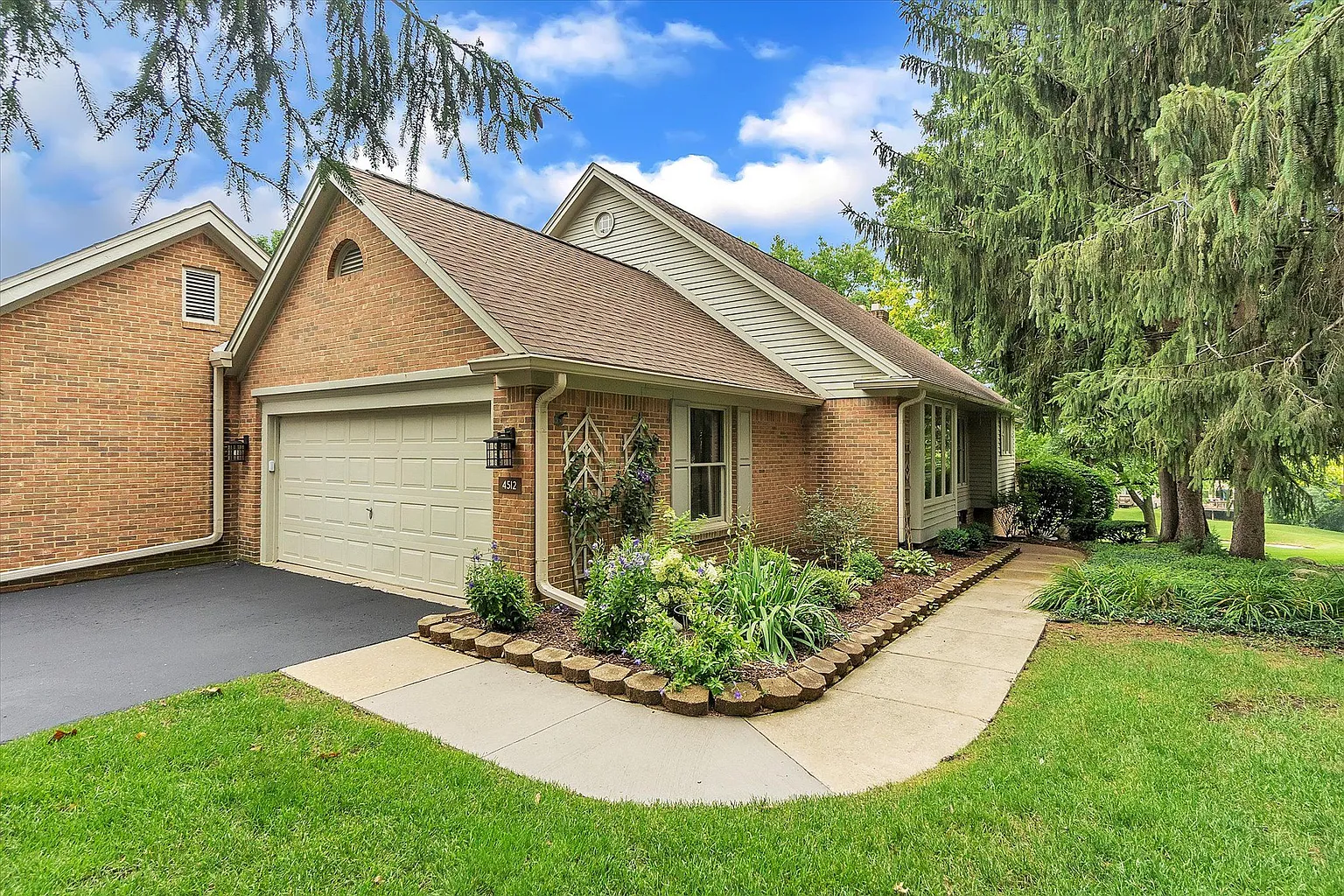 4512 Golf View Dr photo 1