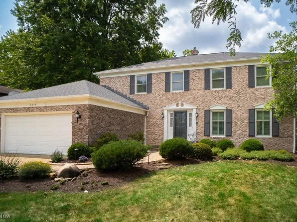 6554 Beechwood Dr, Independence, OH 44131