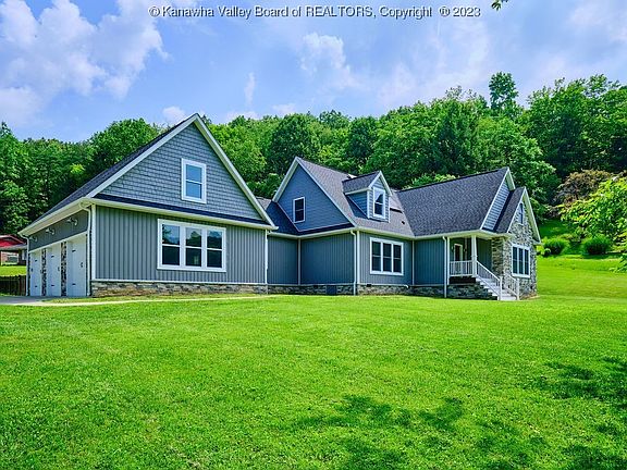 3rd image of 406 Seneca Dr