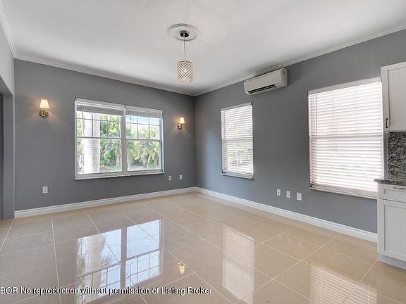 4th image of 445 Brazilian Ave APT 8
