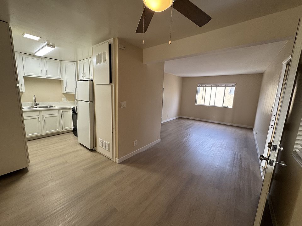 1st image of 16142 Parkside Ln #5