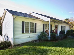 34 Upland Dr #B, Salem, VA 24153