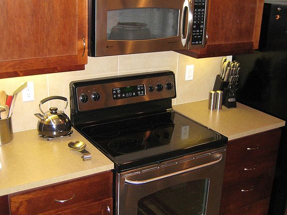 Kitchen (Stainless Appliances)