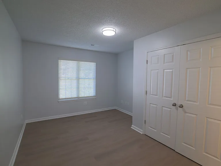 College Town Place — Photo 15